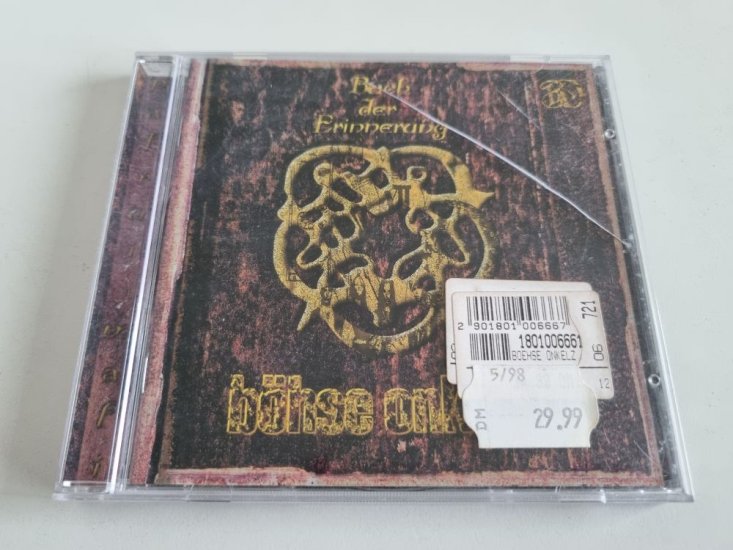 (Bild für) CD Böhse Onkelz - Buch der Erinnerung - zum Schließen ins Bild klicken