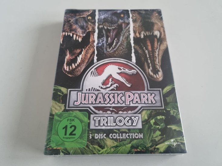 (Bild für) DVD Jurassic Park Trilogy - zum Schließen ins Bild klicken