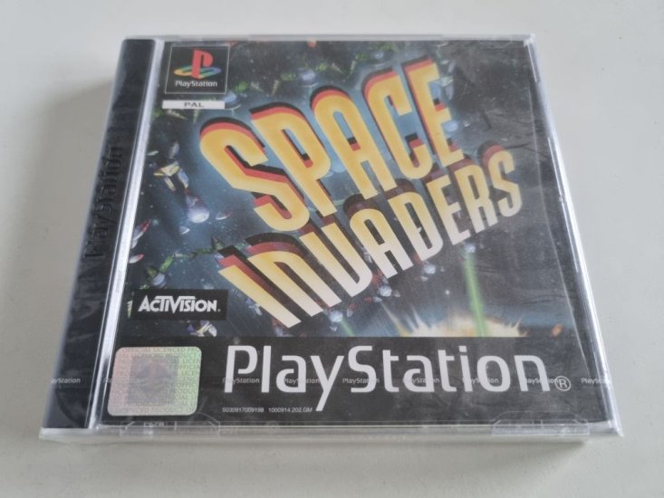 (Bild für) PS1 Space Invaders - zum Schließen ins Bild klicken