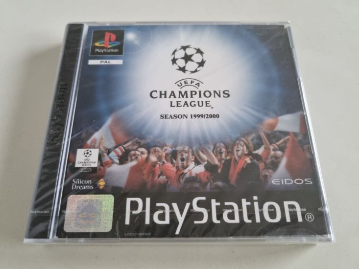 (Bild für) PS1 UEFA Champions League - Season 1999/2000 - zum Schließen ins Bild klicken