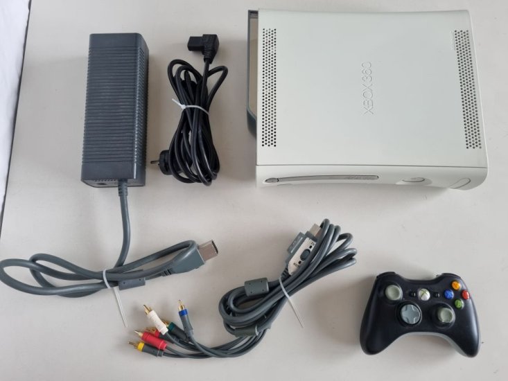 (Bild für) Xbox 360 Konsole 20GB - Weiß - zum Schließen ins Bild klicken