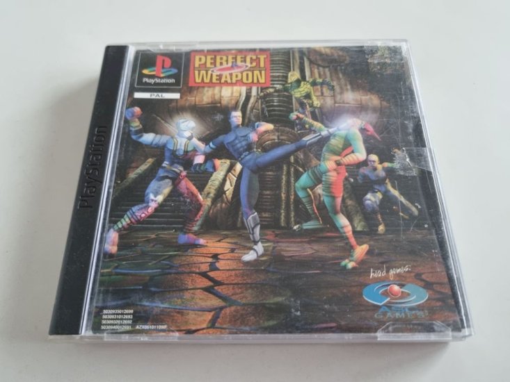 (Bild für) PS1 Perfect Weapon - zum Schließen ins Bild klicken