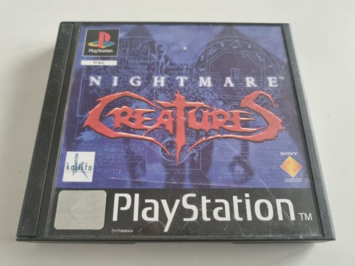 (Bild für) PS1 Nightmare Creatures - zum Schließen ins Bild klicken