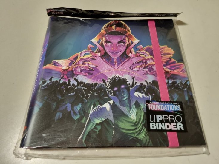 (Bild für) Magic The Gathering Foundations - UpPro Binder - zum Schließen ins Bild klicken