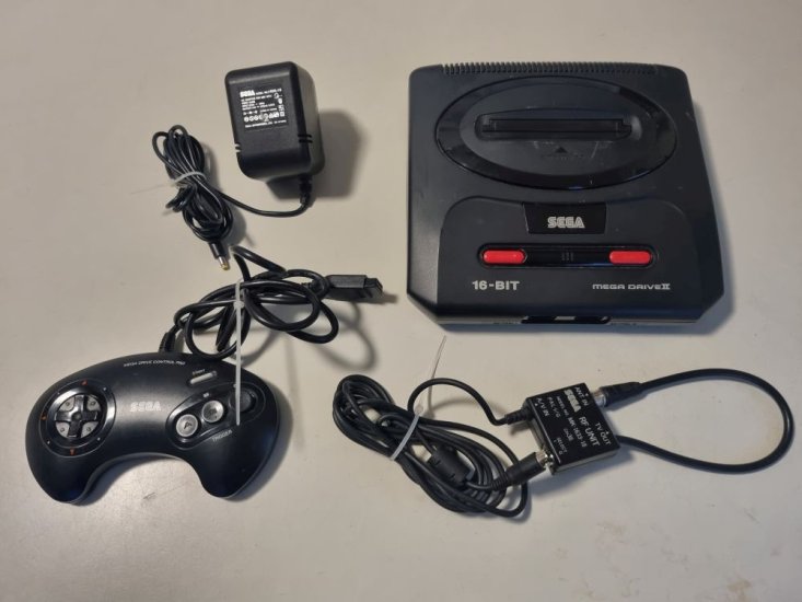 (Bild für) MD Mega Drive II Konsole Pal - MK-1631-50 - zum Schließen ins Bild klicken