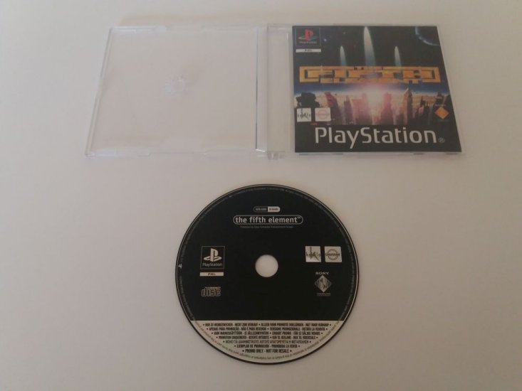 (Bild für) PS1 The Fifth Element Promo version - zum Schließen ins Bild klicken