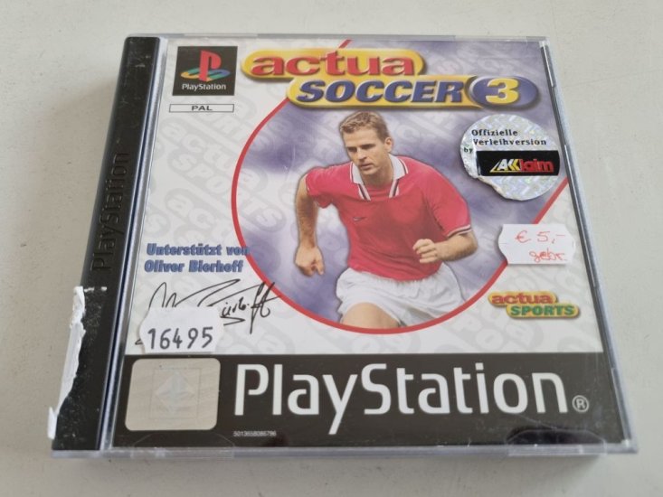 (Bild für) PS1 Actua Soccer 3 - zum Schließen ins Bild klicken