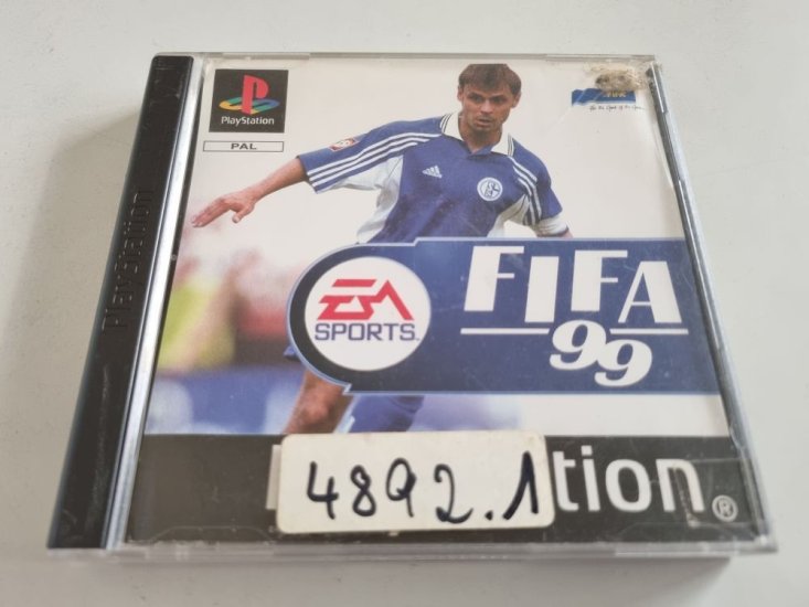 (Bild für) PS1 Fifa 99 - zum Schließen ins Bild klicken