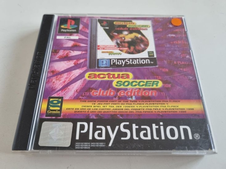 (Bild für) PS1 Actua Soccer - Club Edition - zum Schließen ins Bild klicken