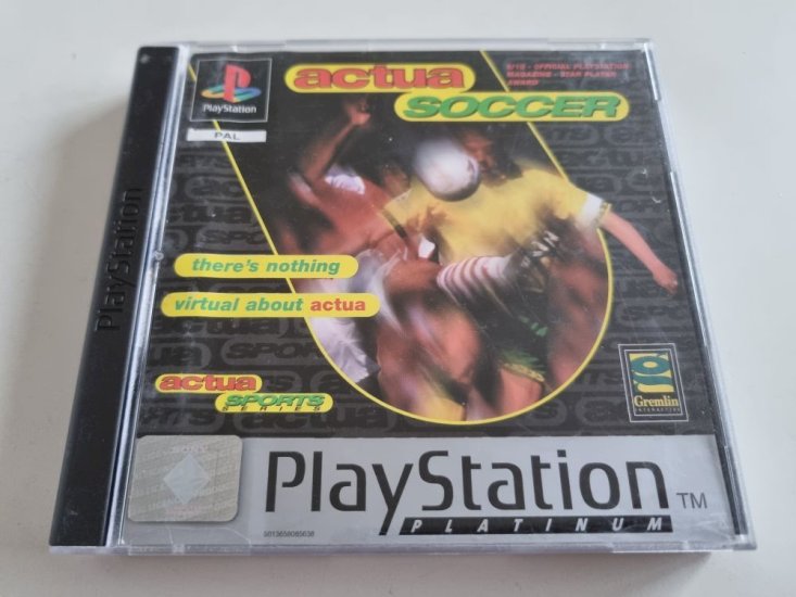 (Bild für) PS1 Actua Soccer - zum Schließen ins Bild klicken