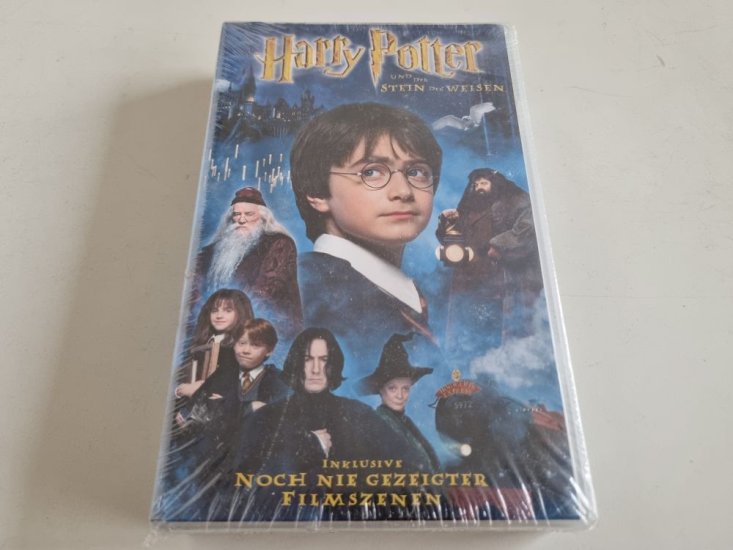 (Bild für) VHS Harry Potter und der Stein der Weisen - zum Schließen ins Bild klicken