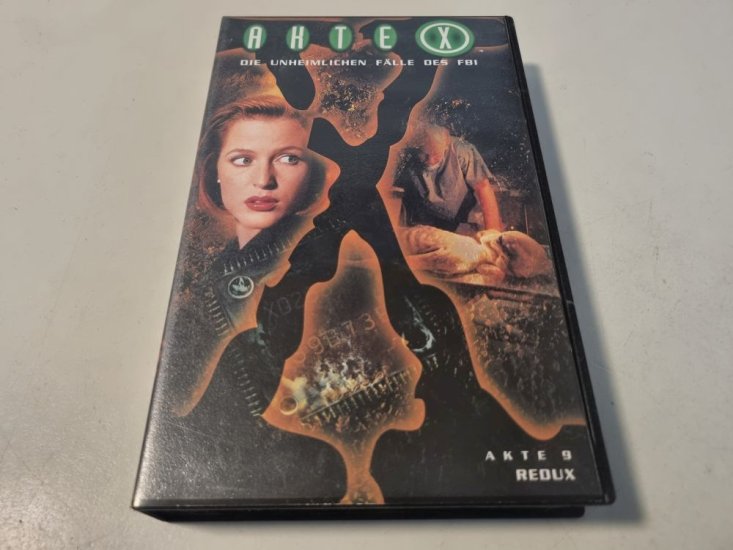(Bild für) VHS Akte X - Redux - zum Schließen ins Bild klicken