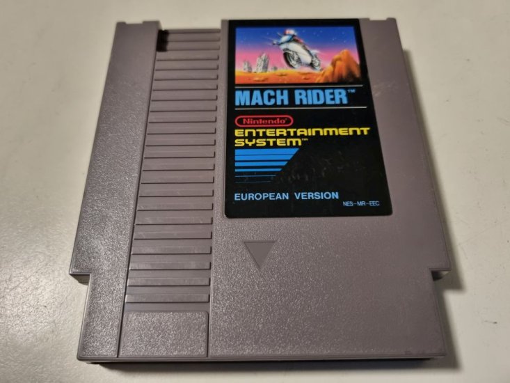 (Bild für) NES Mach Rider EEC - zum Schließen ins Bild klicken