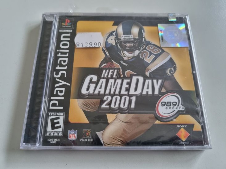 (Bild für) PS1 NFL Gameday 2001 - zum Schließen ins Bild klicken