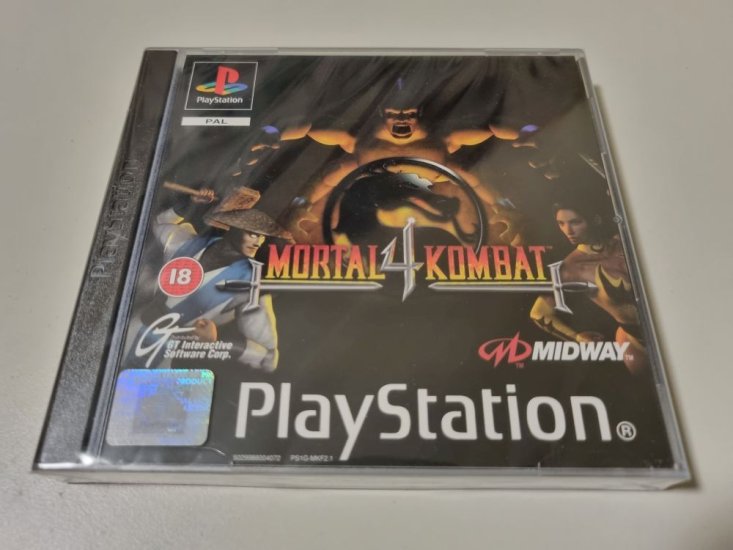 (Bild für) PS1 Mortal Kombat 4 - zum Schließen ins Bild klicken