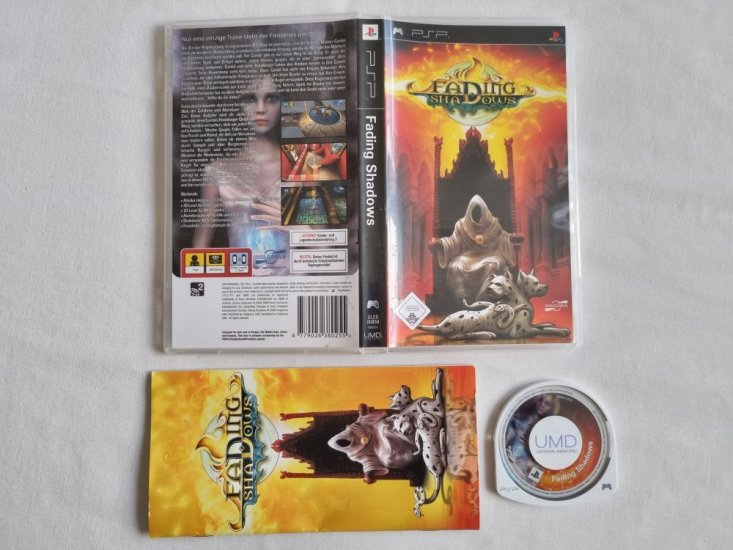(Bild für) PSP Fading Shadows - zum Schließen ins Bild klicken
