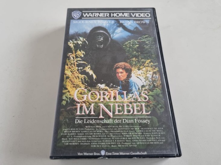(Bild für) VHS Gorillas im Nebel - zum Schließen ins Bild klicken