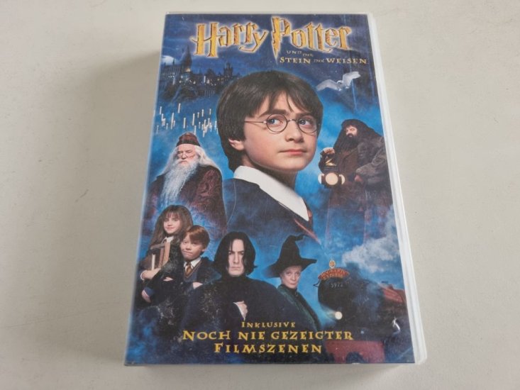 (Bild für) VHS Harry Potter und der Stein der Weisen - zum Schließen ins Bild klicken