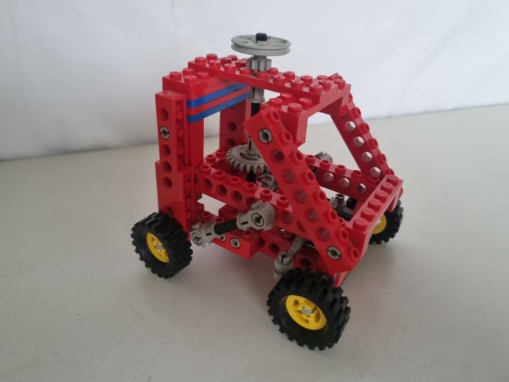 (Bild für) Lego 8024 - Universal Set - zum Schließen ins Bild klicken