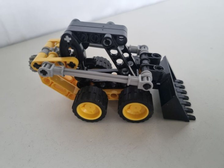 (Bild für) Lego 8418 - Mini-Loader - zum Schließen ins Bild klicken