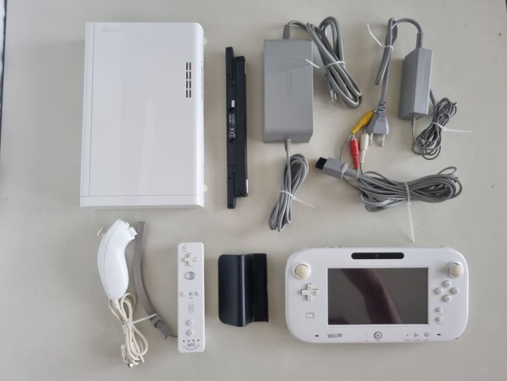 (Bild für) Wii U Konsole WUP-001(03) - Basic Pack 8GB - Weiß - zum Schließen ins Bild klicken