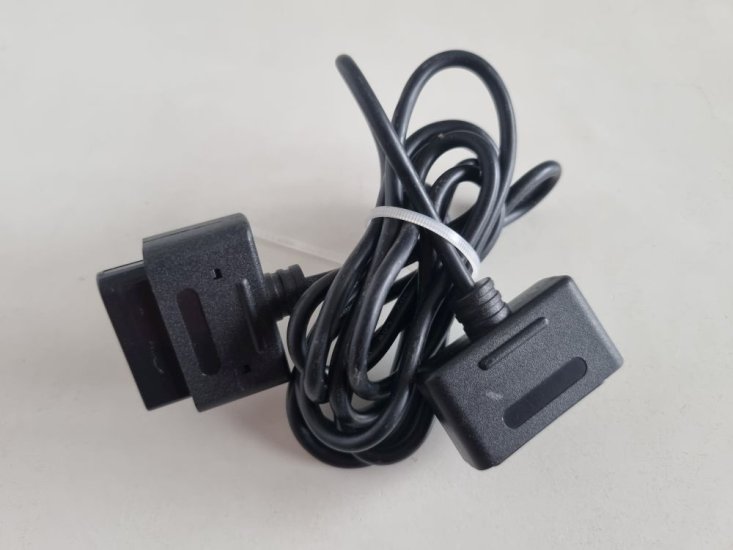 (Bild für) SNES Controllerkabel Verlängerung - zum Schließen ins Bild klicken