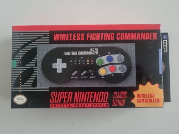 (Bild für) SNES Classic Mini Wireless Fighting Commander - zum Schließen ins Bild klicken