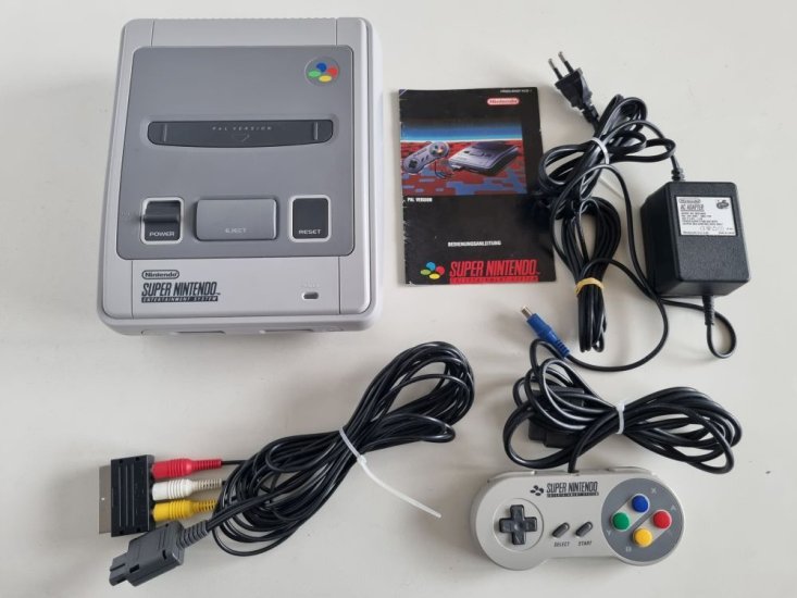 (Bild für) SNES Konsole SNSP-001A(FRG) - 1 Chip - zum Schließen ins Bild klicken