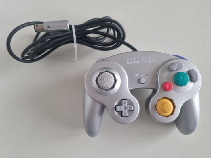 (Bild für) GC Controller DOL-003 Silber - zum Schließen ins Bild klicken