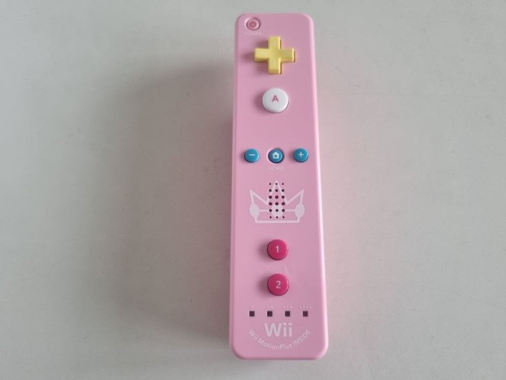 (Bild für) Wii U Remote Plus - Peach Edition - zum Schließen ins Bild klicken