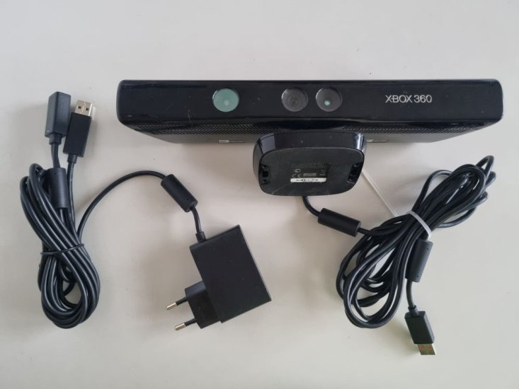 (Bild für) Xbox 360 Kinect - Model 1414 - zum Schließen ins Bild klicken