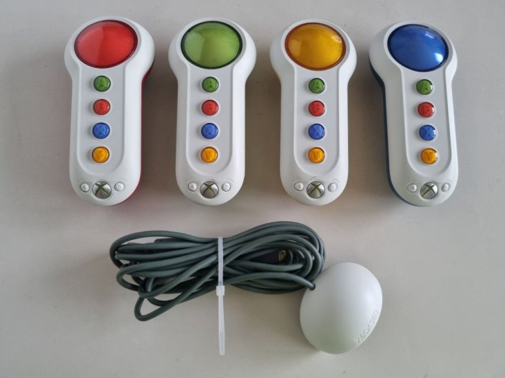 (Bild für) Xbox 360 Buzzer - zum Schließen ins Bild klicken