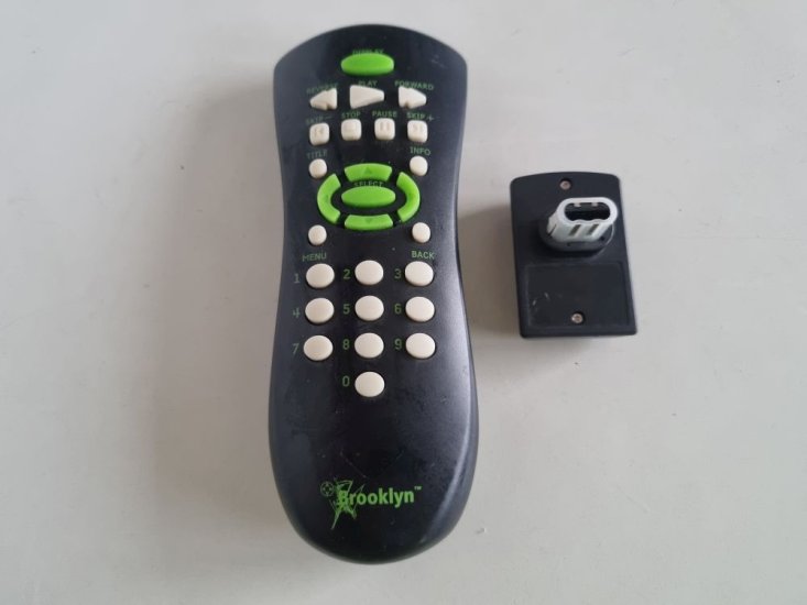 (Bild für) Xbox DVD Remote Control - zum Schließen ins Bild klicken