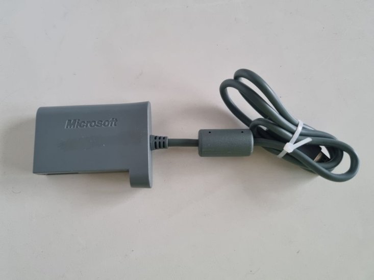 (Bild für) Xbox 360 Hard Drive Transfer Cable - zum Schließen ins Bild klicken