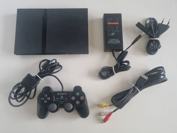 (Bild für) PS2 Konsole Slim SCPH-70004 - Schwarz - zum Schließen ins Bild klicken