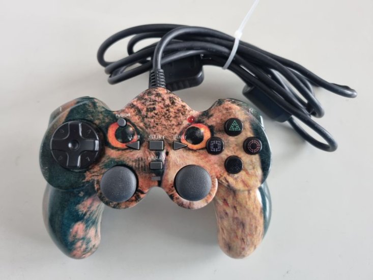 (Bild für) PS2 Thirdparty Controller - zum Schließen ins Bild klicken