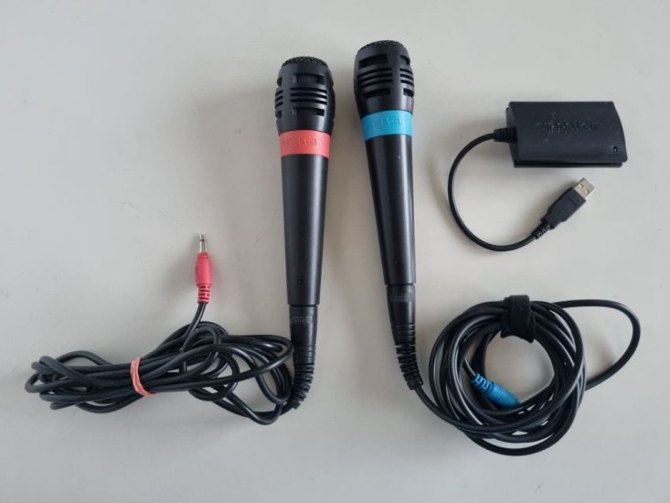(Bild für) PS2 Singstar Mikrofone - zum Schließen ins Bild klicken