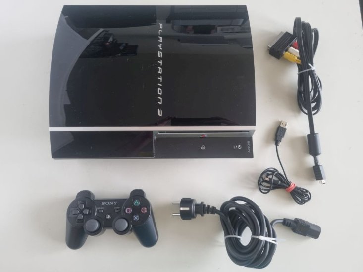 (Bild für) PS3 Konsole Fat CECHK04 80GB - zum Schließen ins Bild klicken