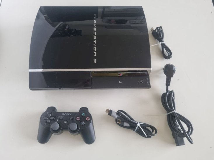 (Bild für) PS3 Konsole Fat CECHC04 60GB - zum Schließen ins Bild klicken