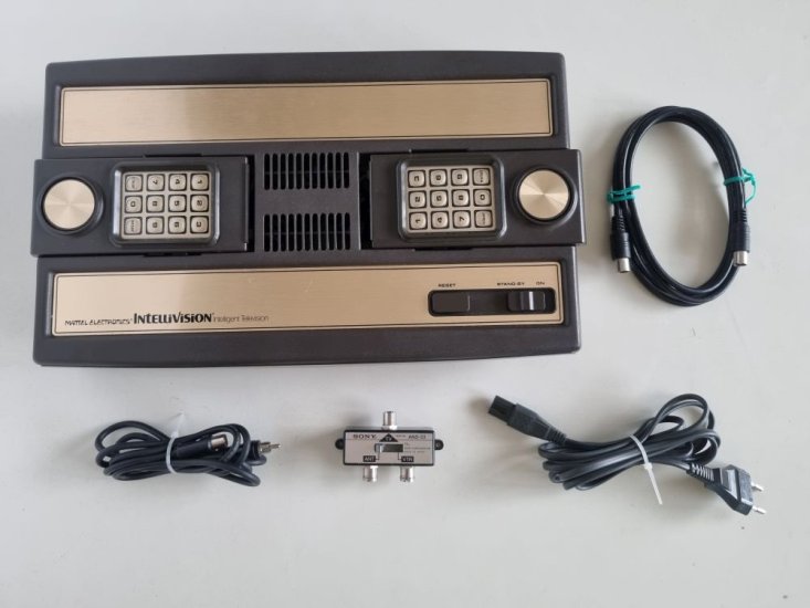 (Bild für) Intellivision Konsole - zum Schließen ins Bild klicken