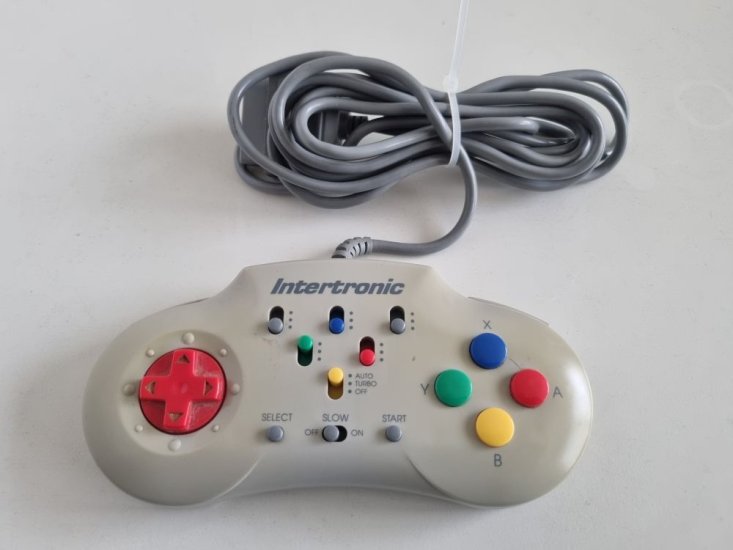 (Bild für) SNES Third Party Controller Intertronic - zum Schließen ins Bild klicken