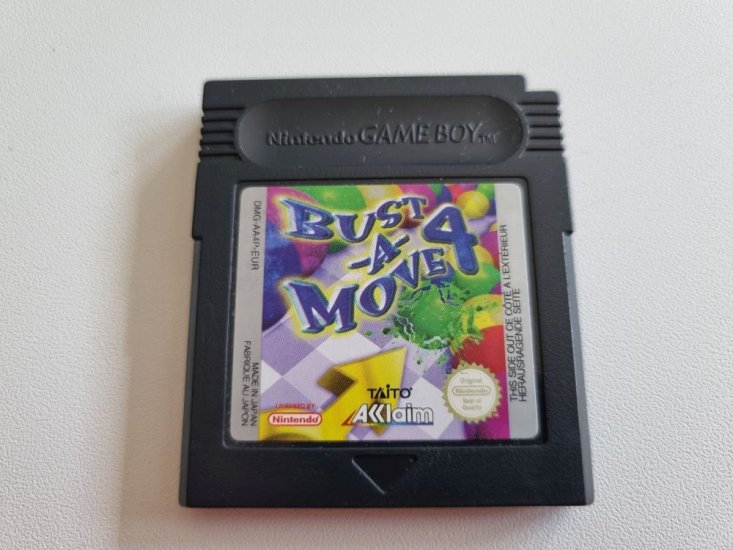 (Bild für) GBC Bust-A-Move 4 EUR - zum Schließen ins Bild klicken