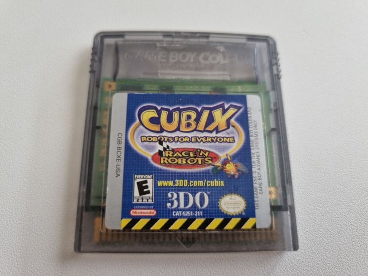 (Bild für) GBC Cubix - Race 'N Robots USA - zum Schließen ins Bild klicken