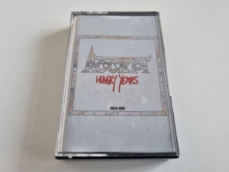 (Bild für) MC Accept - Hungry Years - zum Schließen ins Bild klicken