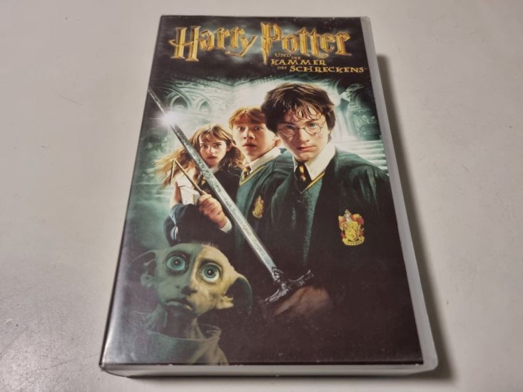 (Bild für) VHS Harry Potter und die Kammer des Schreckens - zum Schließen ins Bild klicken