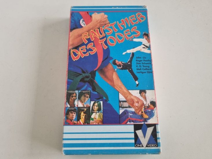 (Bild für) VHS Fausthieb des Todes - zum Schließen ins Bild klicken
