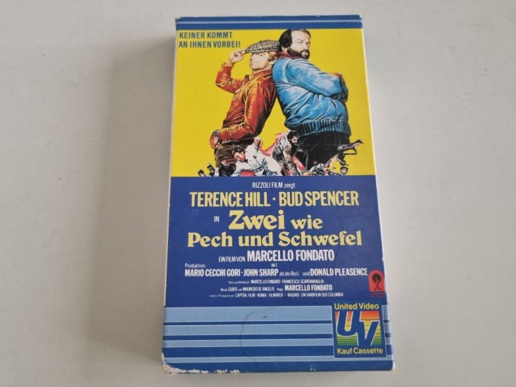 (Bild für) VHS Zwei wie Pech und Schwefel - zum Schließen ins Bild klicken