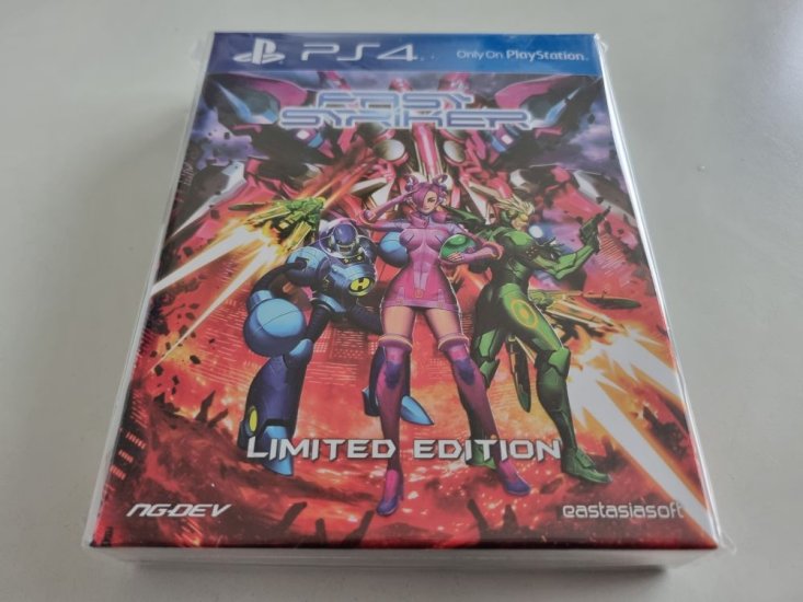 (Bild für) PS4 EAS Fast Striker - Limited Edition - zum Schließen ins Bild klicken