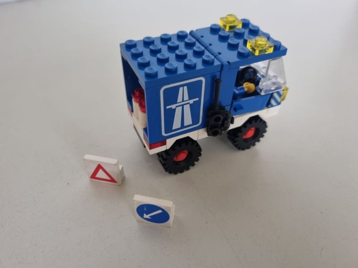 (Bild für) Lego 6653 - Highway Maintenance Truck - zum Schließen ins Bild klicken