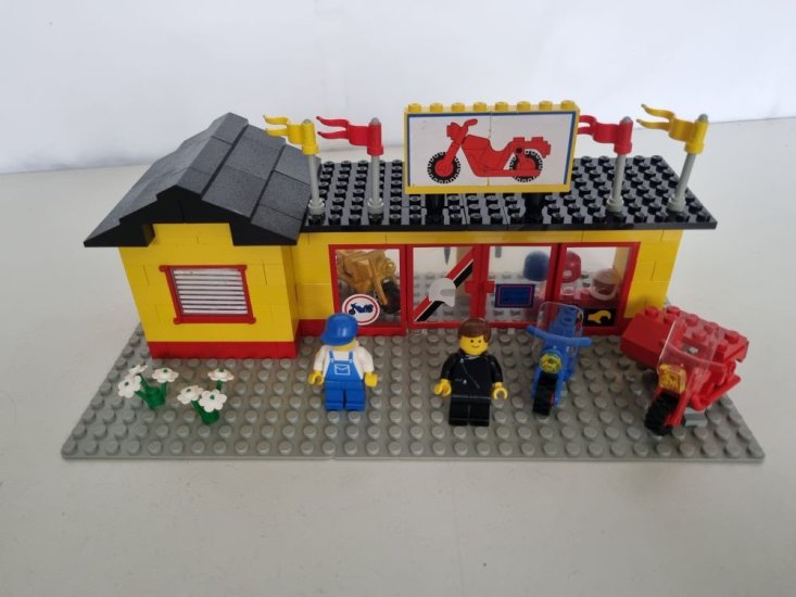 (Bild für) Lego 6373 - Motorcycle Shop - zum Schließen ins Bild klicken